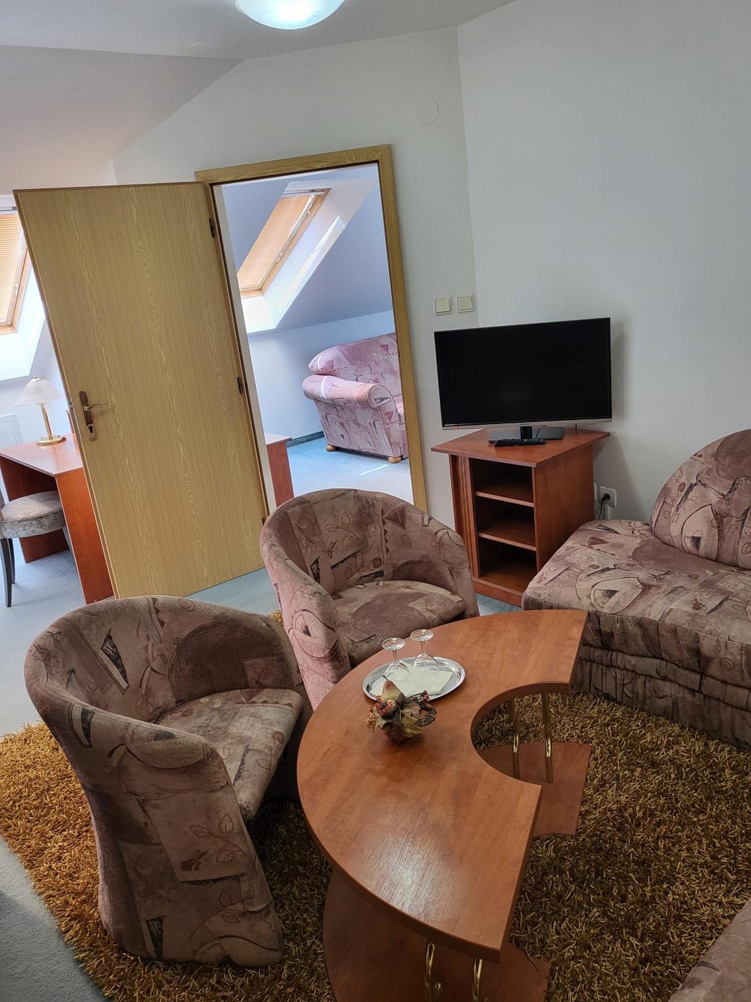 Hotel Margit Trencianske Teplice Luaran gambar