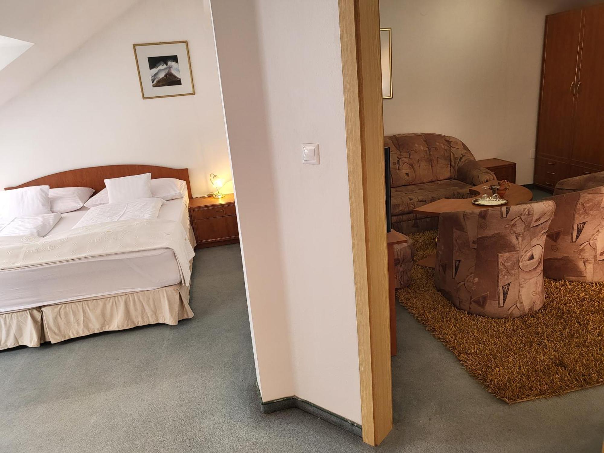 Hotel Margit Trencianske Teplice Luaran gambar