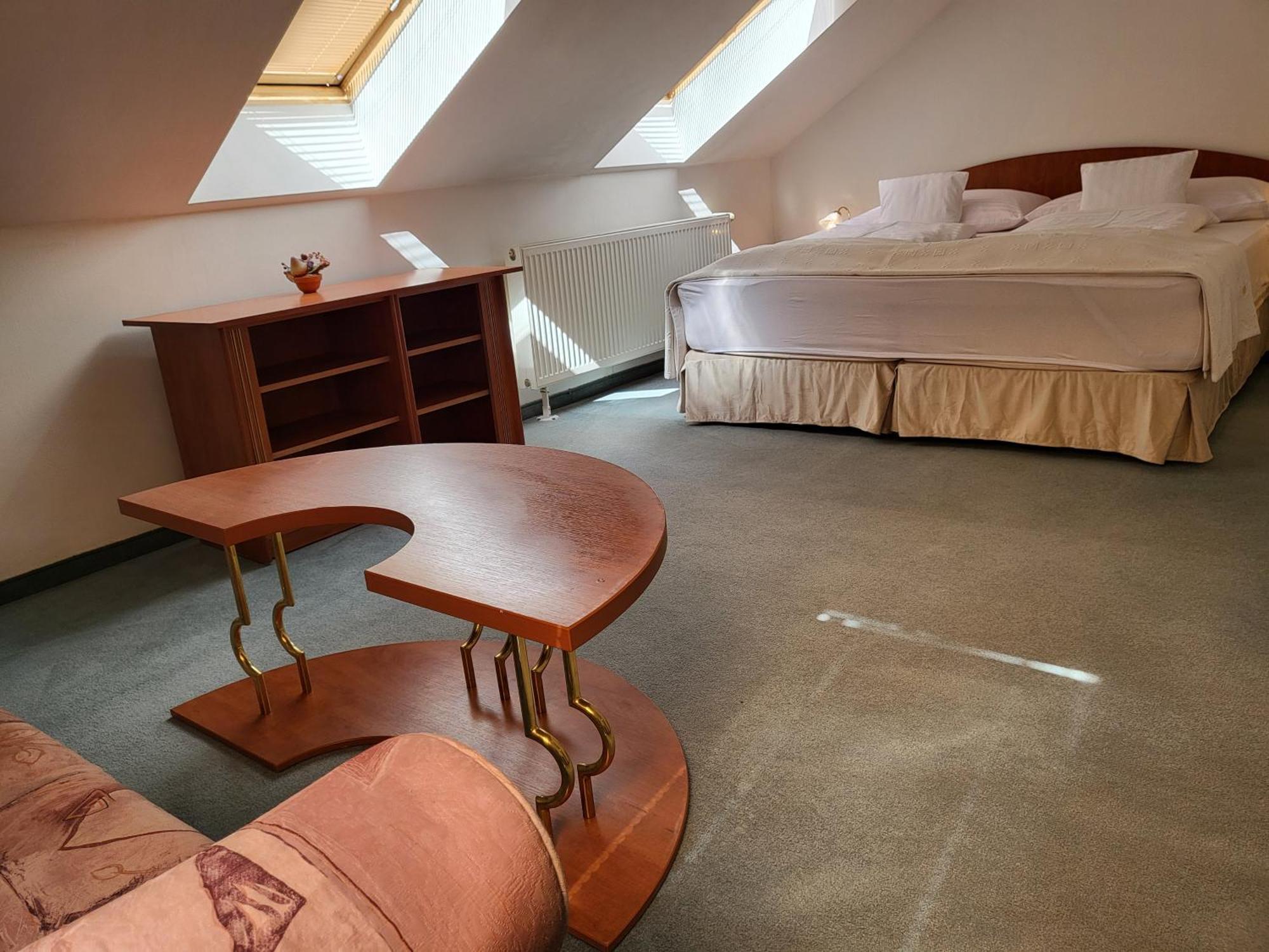 Hotel Margit Trencianske Teplice Luaran gambar